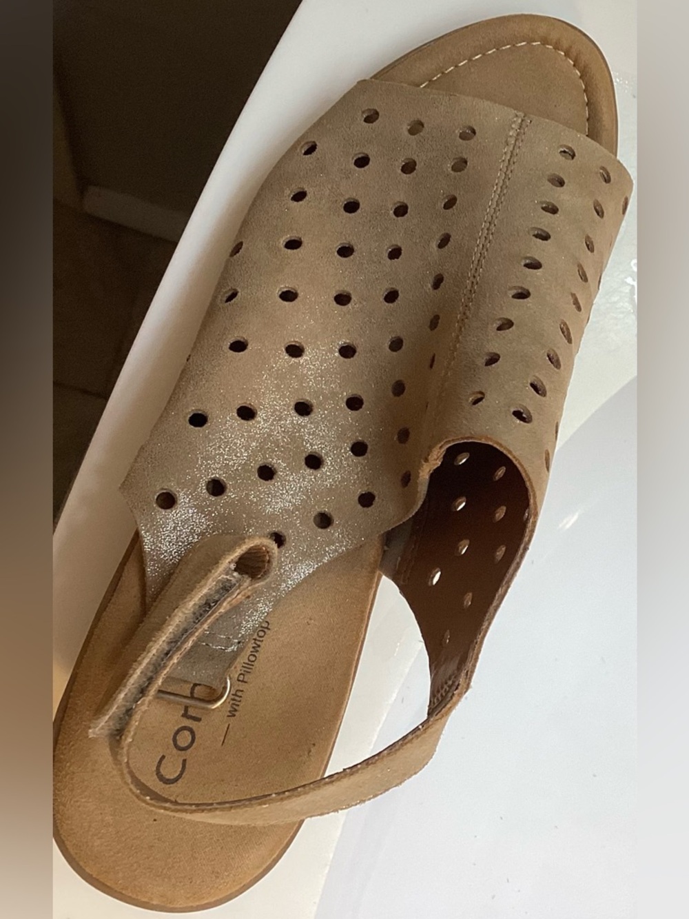 Comfortiva WIDE Sandals, low rubber heel, 8.5W